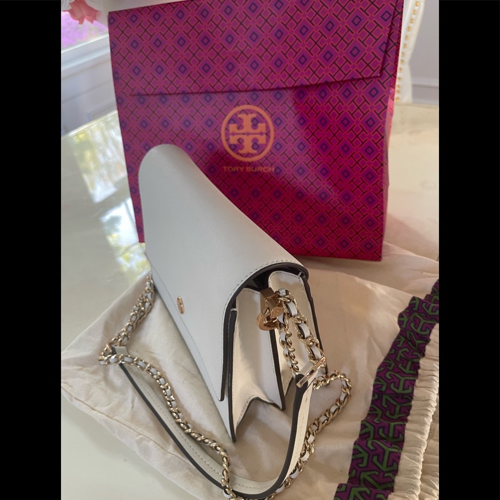 TORY BURCH Robinson Convertible Shoulder Bag Birch - Picture 7 of 12